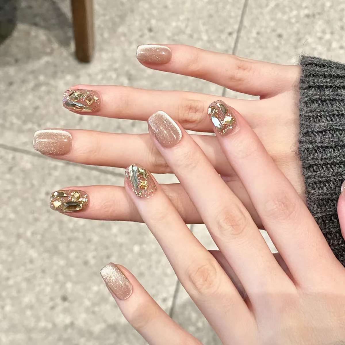 Nail Art Glitter - 24 Stück Katzenauge Handgemachte Künstliche Fingernägel