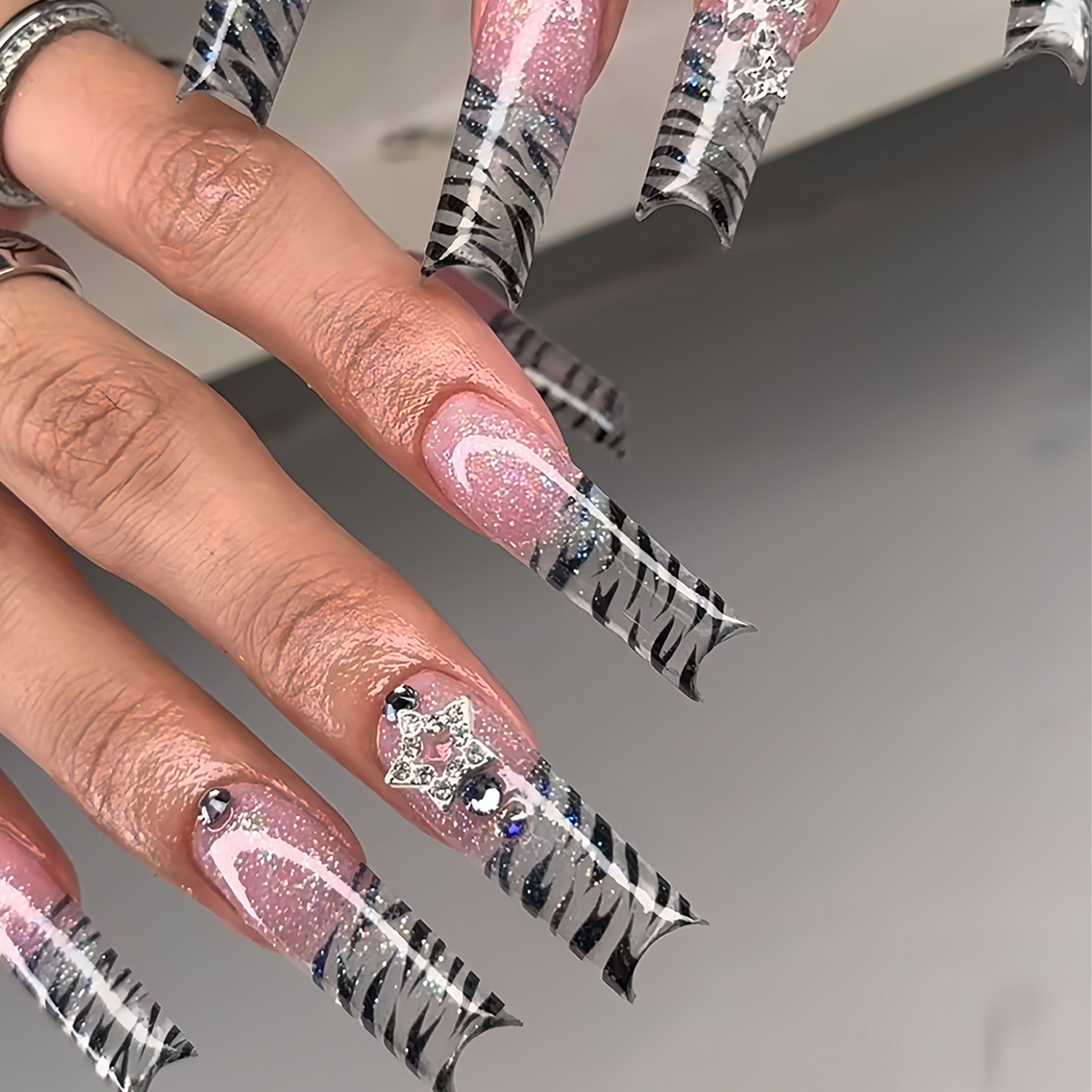 Nail Art Glitter - 24 Stück Lange Sargförmige Pentagramm-Strass-Kunstnägel zum