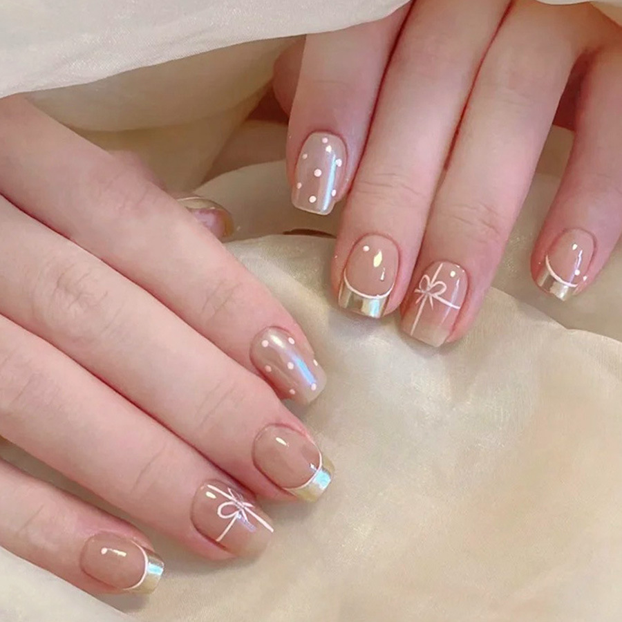 Nail Art Xs - Kurze, quadratische Kunstnägel für Frauen und