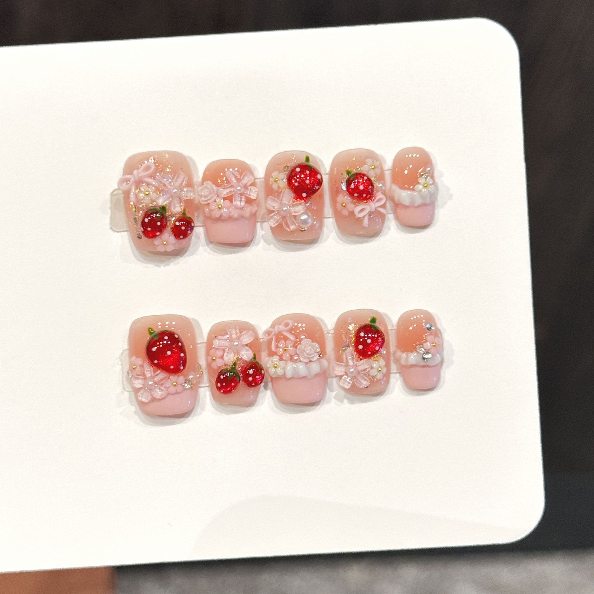 Nail Art Xs - 10 Stück süße rote Erdbeer-Nägel zum
